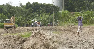 মাটি বিক্রির অনিয়মে হুমকিতে ইছামতি নদীর তীর